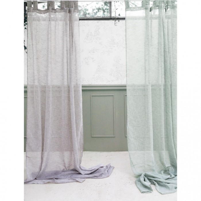 CURTAIN WITH LOOPS