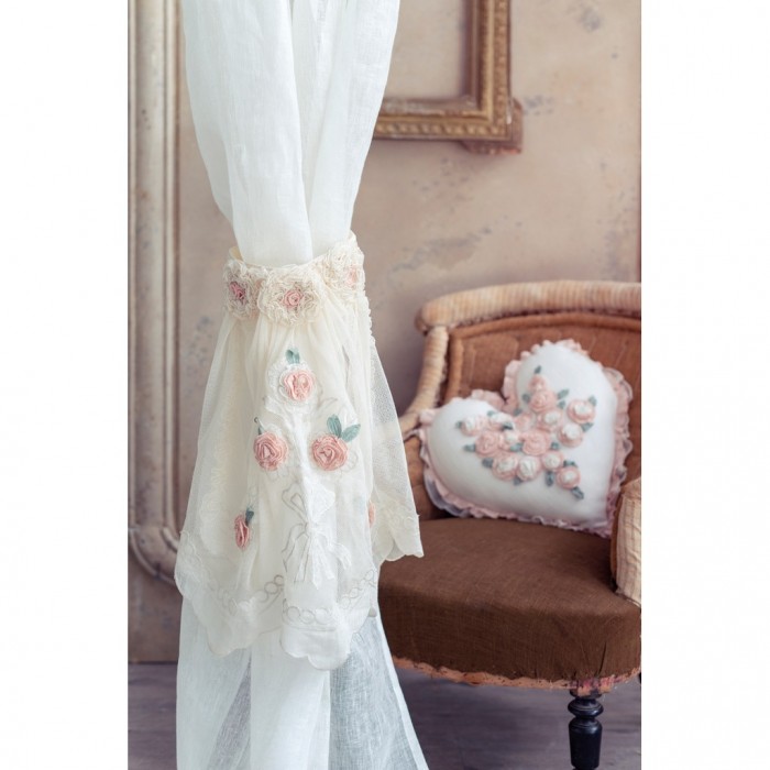 CURTAIN TIEBACK WITH ROSES