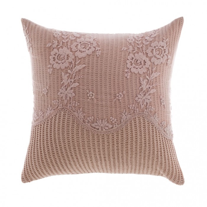 CUSHION WITH LACE